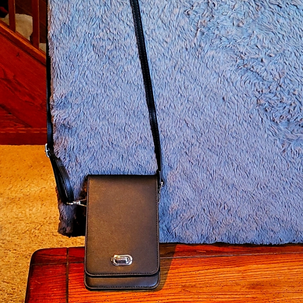 Cross body phone bag. Save the Girls